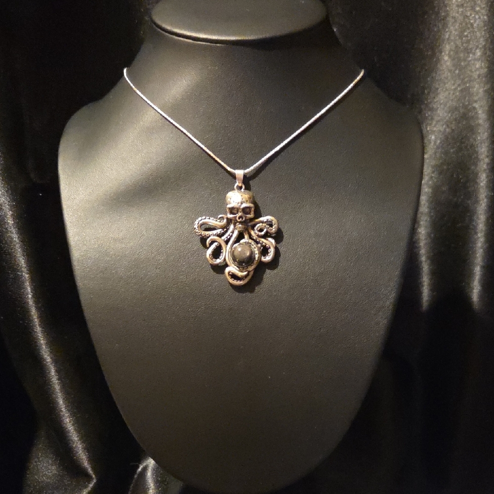 New Silver Sheen Obsidian Gemstone Skull Octopus Pendent Necklace